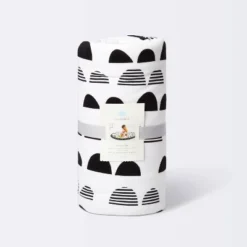 Round Activity Playmat Scallop - Cloud Island™ Black/White -Baby Products Series GUEST 67467ea3 4206 4690 a1fc a598e3fa042d